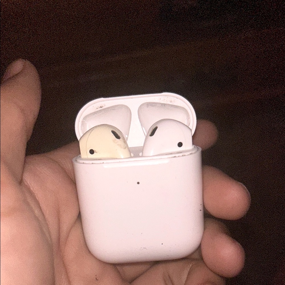 AirPods